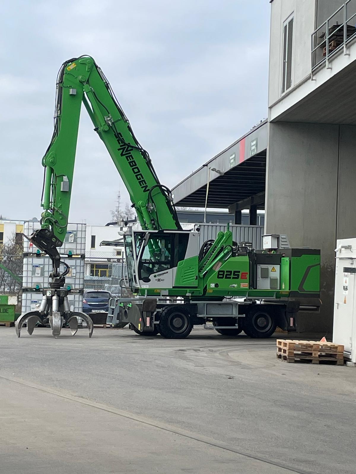 Sennebogen (E-Sortierbagger)